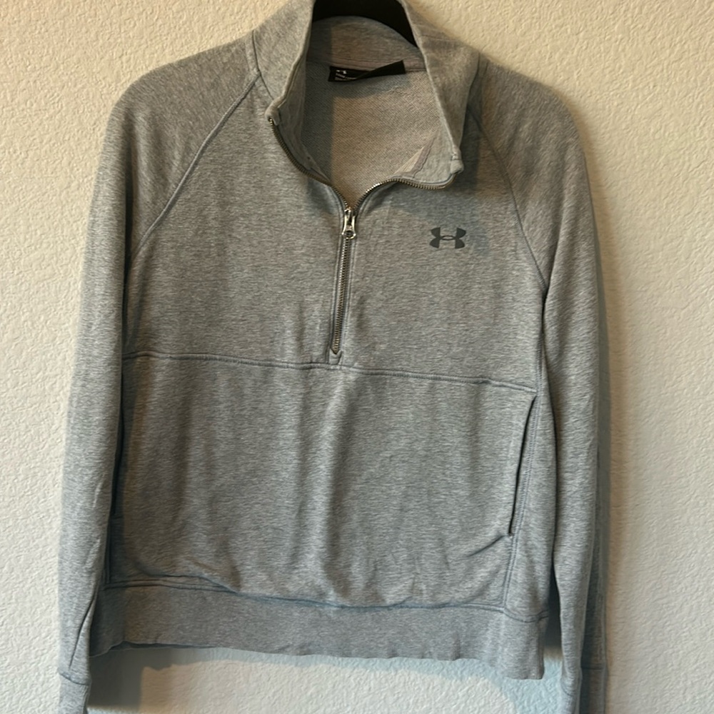 Under Armour‎ half zip pull over